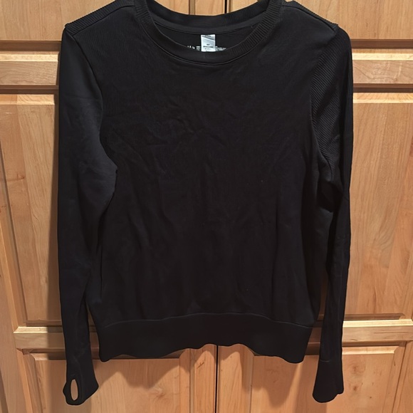 Zella black crewneck - Picture 12 of 12